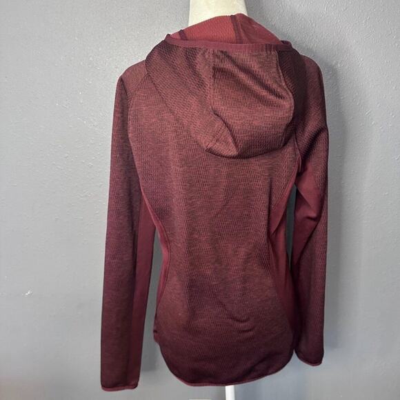 The North Face Zip Up Sweater Women Medium Red Maroon Hoodie Hooded Outdoor Hike - Picture 7 of 7
